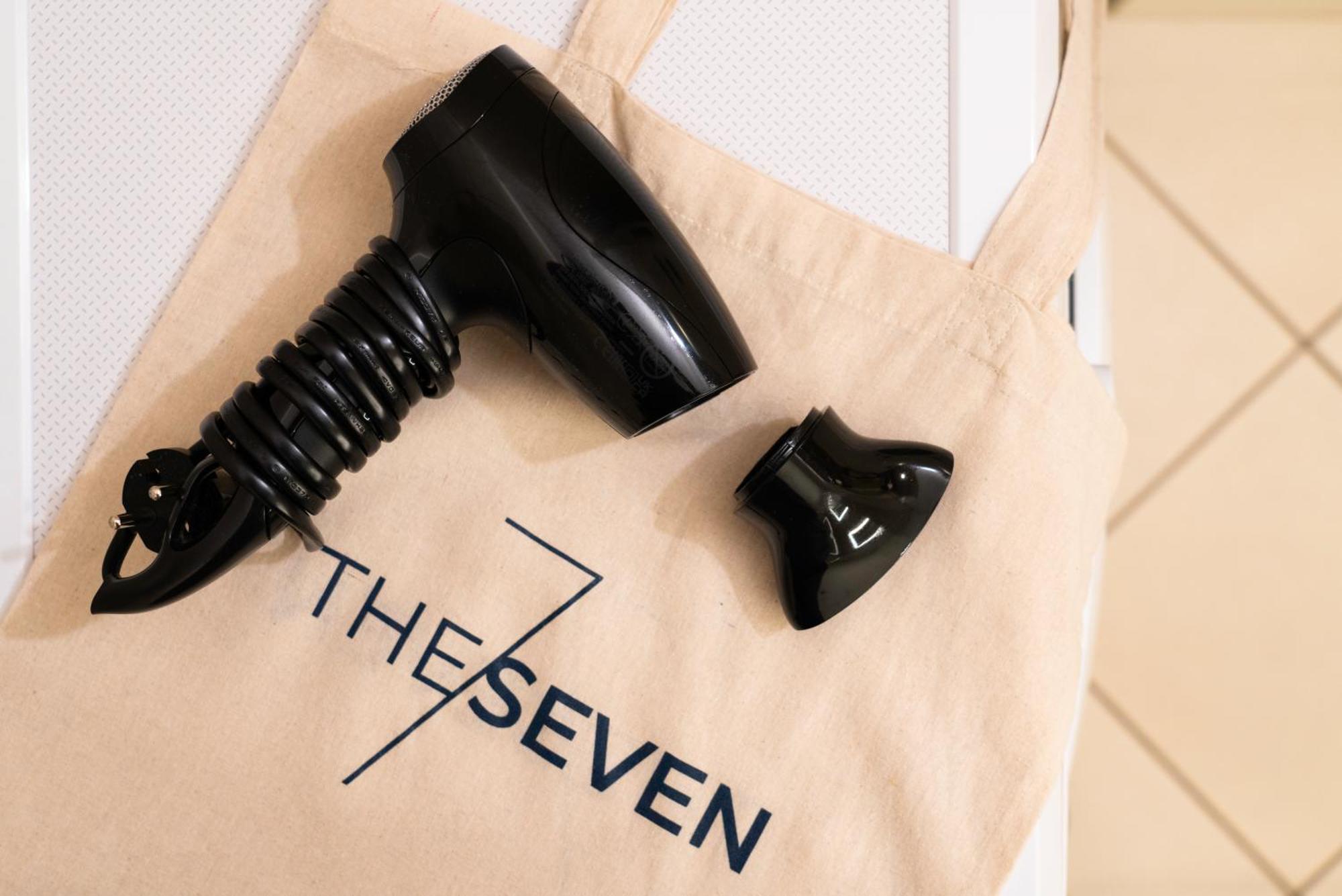The Seven Genoa
